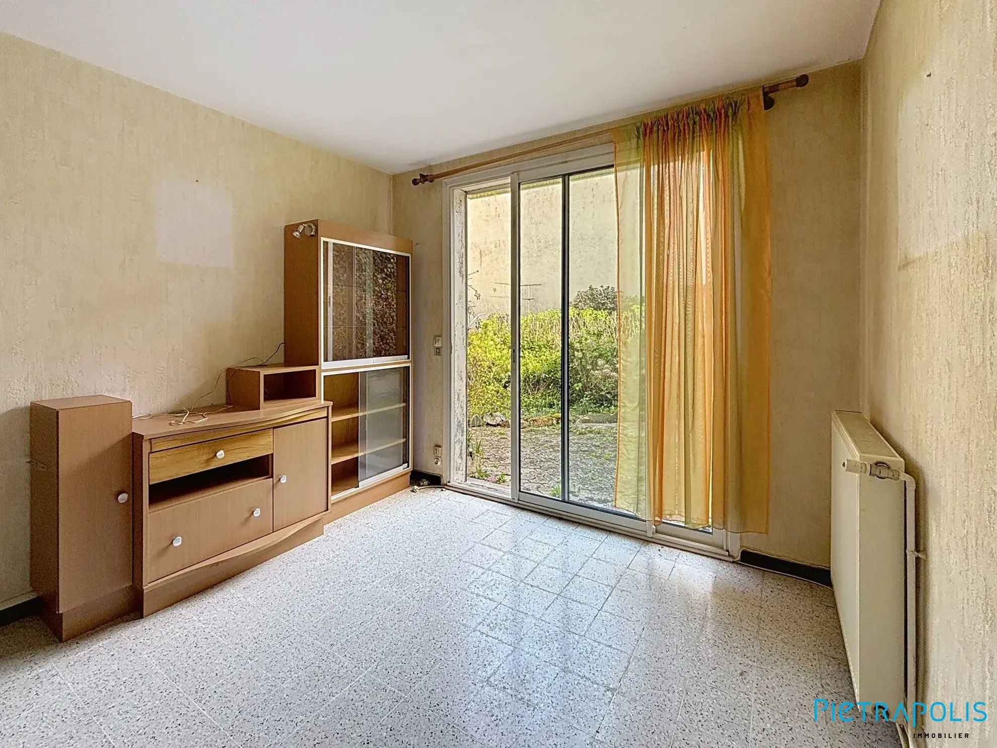 Spacieuse maison de village avec jardin à Coutouvre, proche Roanne 