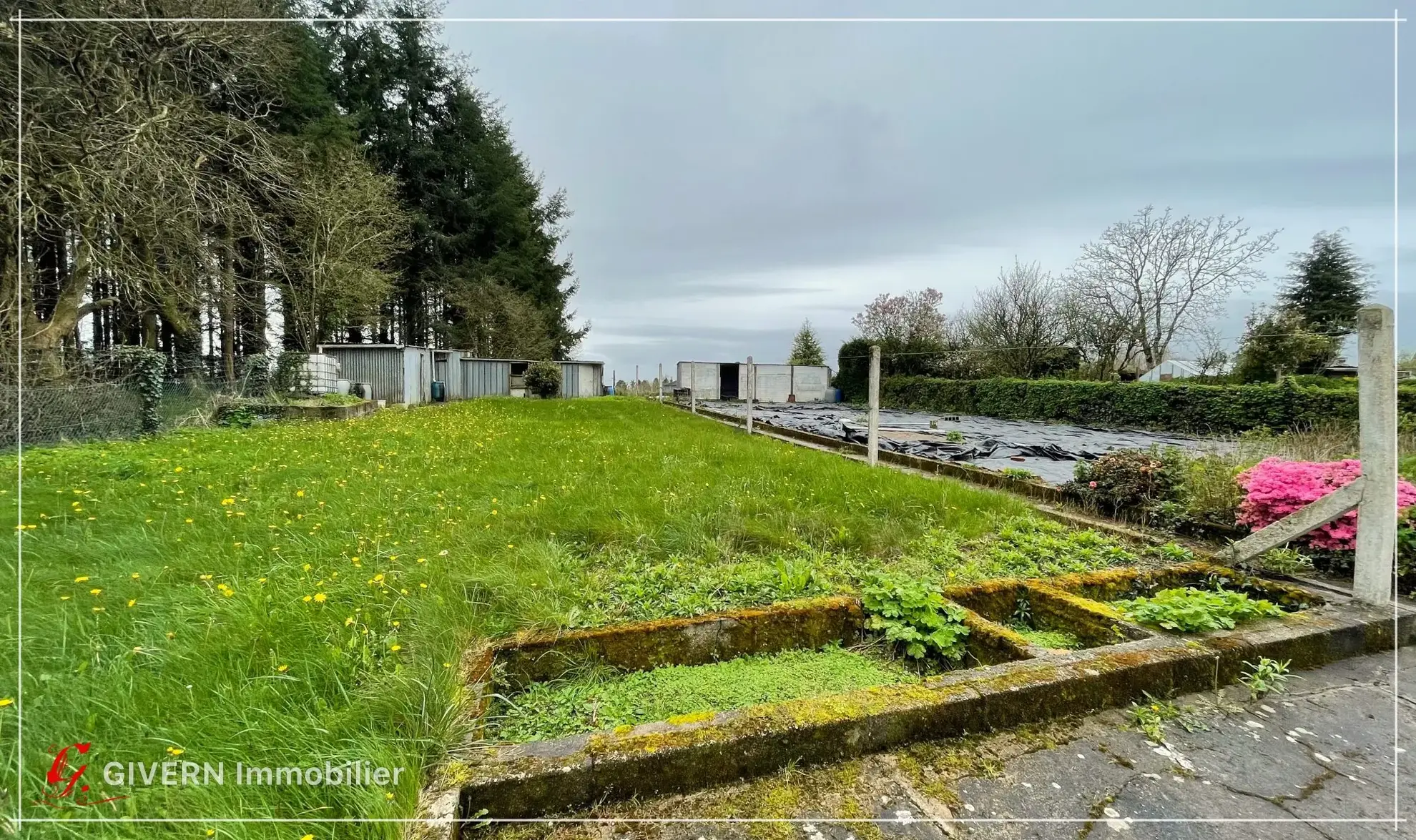 Maison à vendre à Le Croisty de 82 m² avec grand terrain et potentiel de rénovation 
