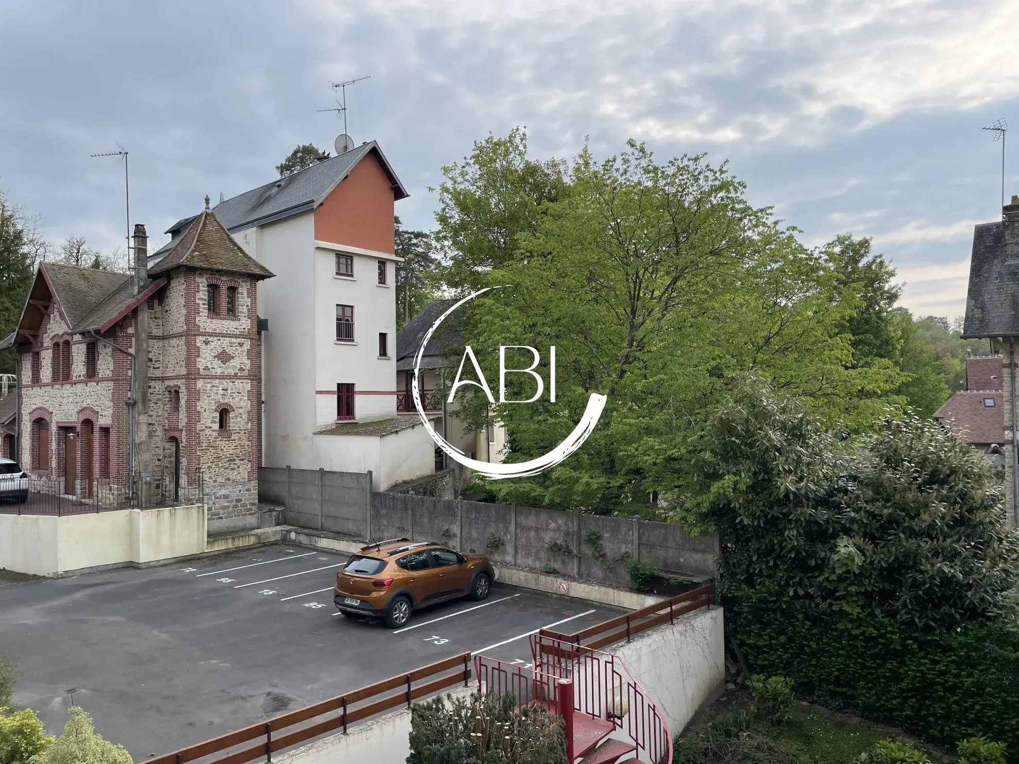 Vente d'un studio meublé de 26 m² avec loggia et parking à Bagnoles de l'Orne 