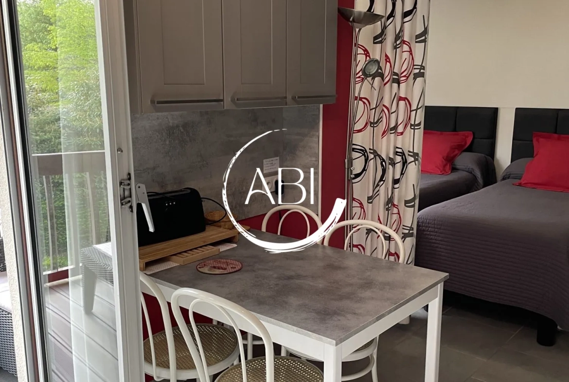 Vente d'un studio meublé de 26 m² avec loggia et parking à Bagnoles de l'Orne 