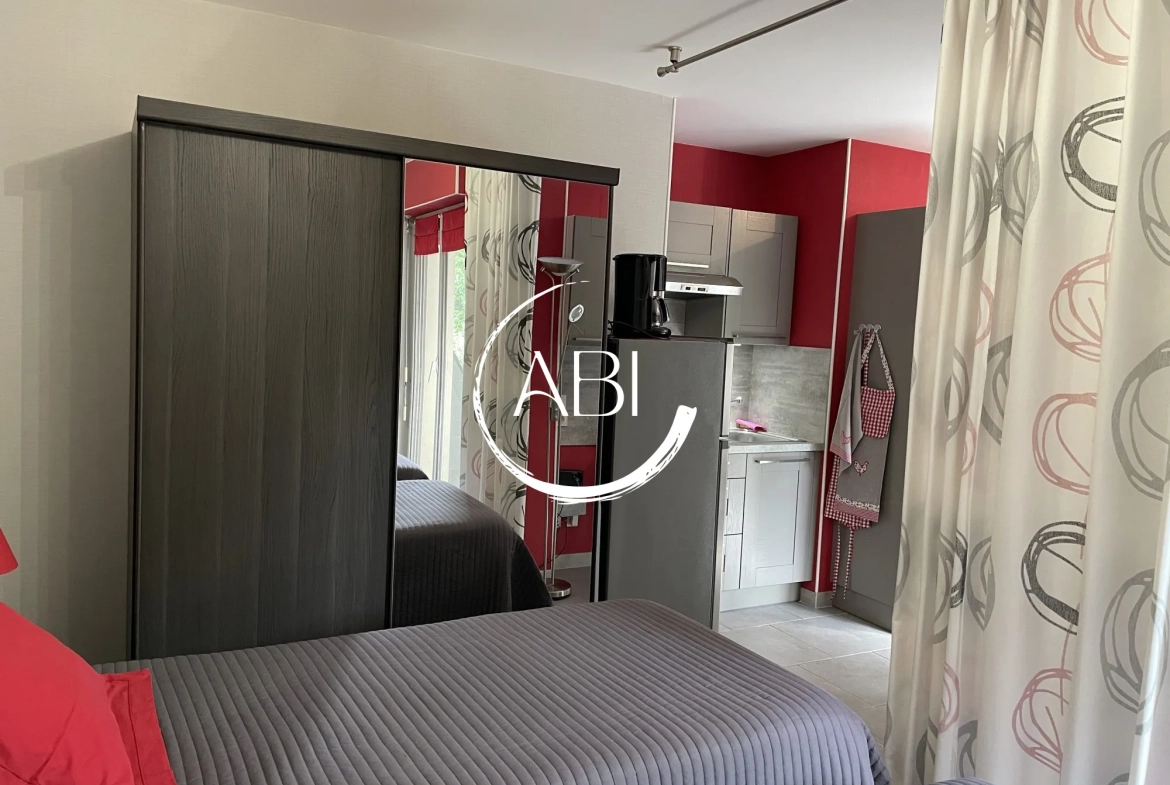 Vente d'un studio meublé de 26 m² avec loggia et parking à Bagnoles de l'Orne 