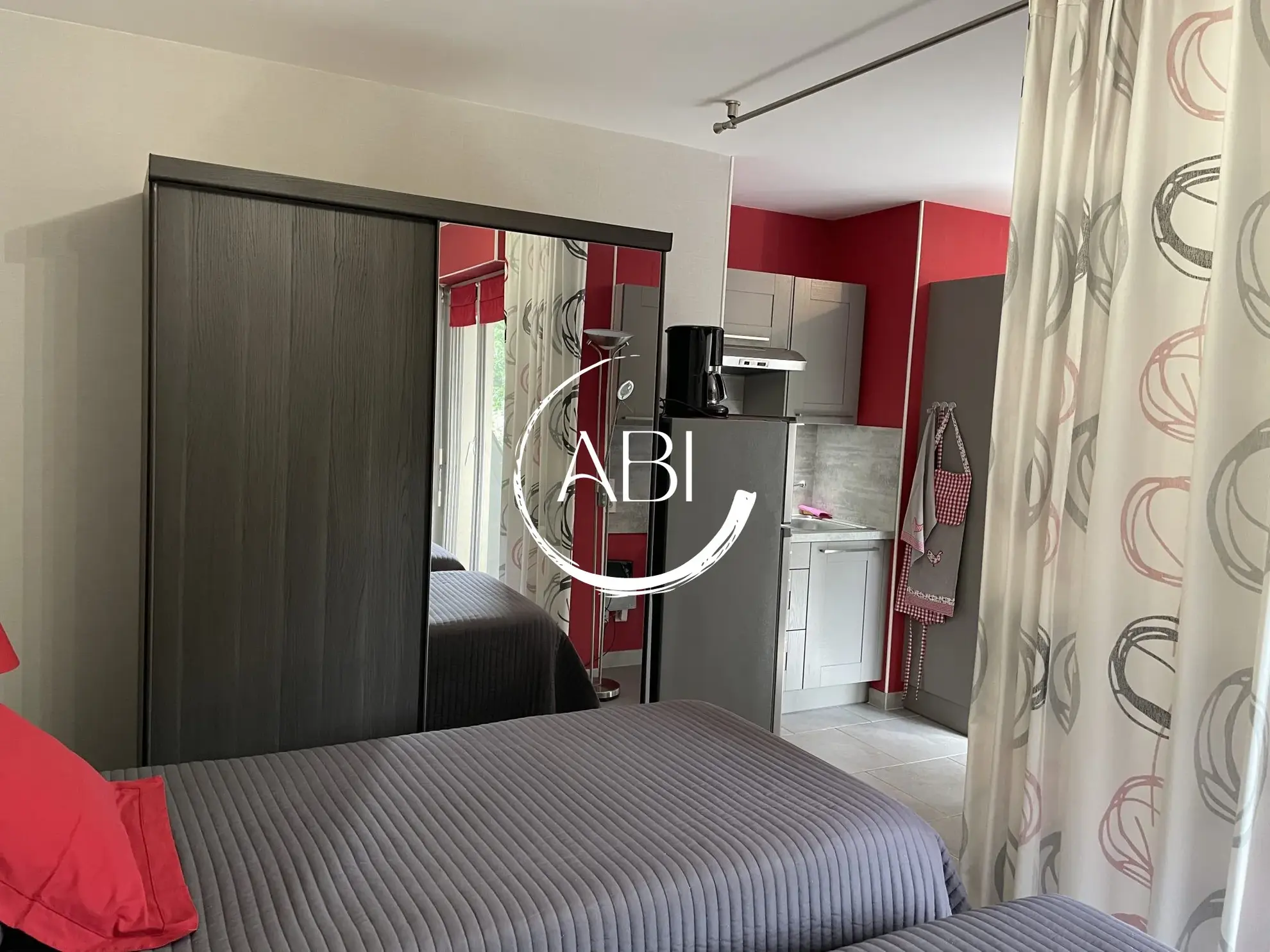 Vente d'un studio meublé de 26 m² avec loggia et parking à Bagnoles de l'Orne 