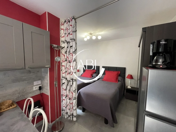 Vente d'un studio meublé de 26 m² avec loggia et parking à Bagnoles de l'Orne
