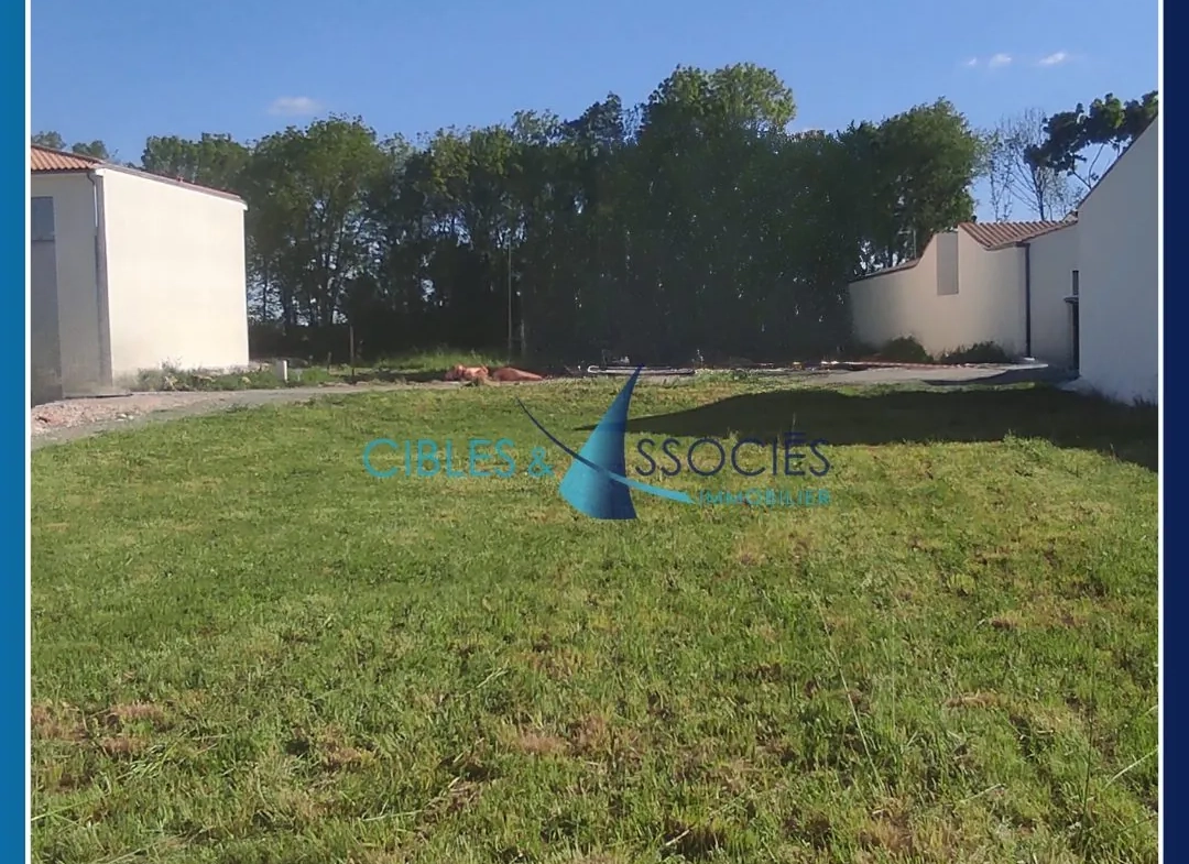Terrain constructible de 501m² à Surgères - Lié à proximité du centre-ville 