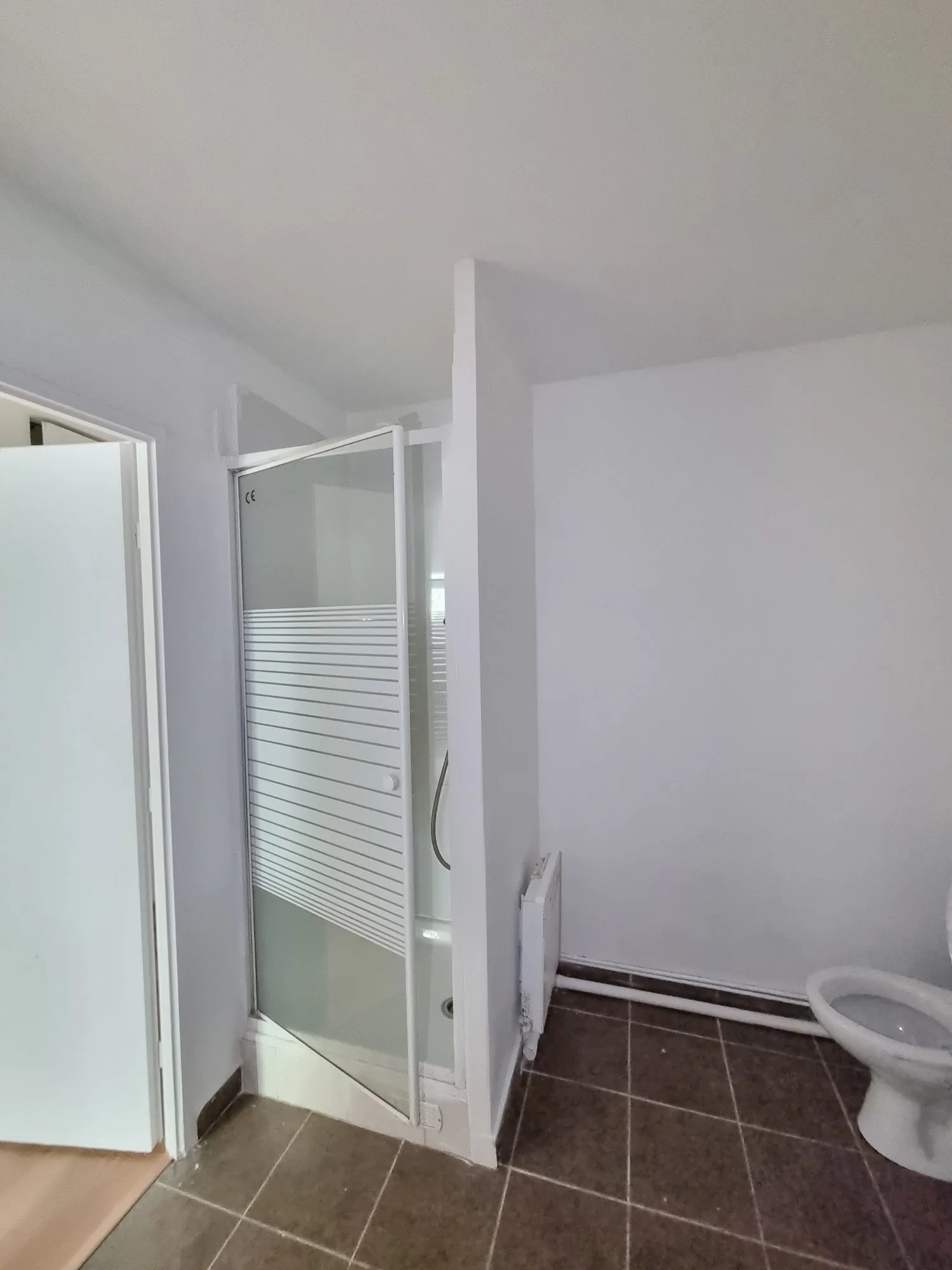 À vendre grand studio de 35 m² avec balcon à Trappes, proche de l'étang 