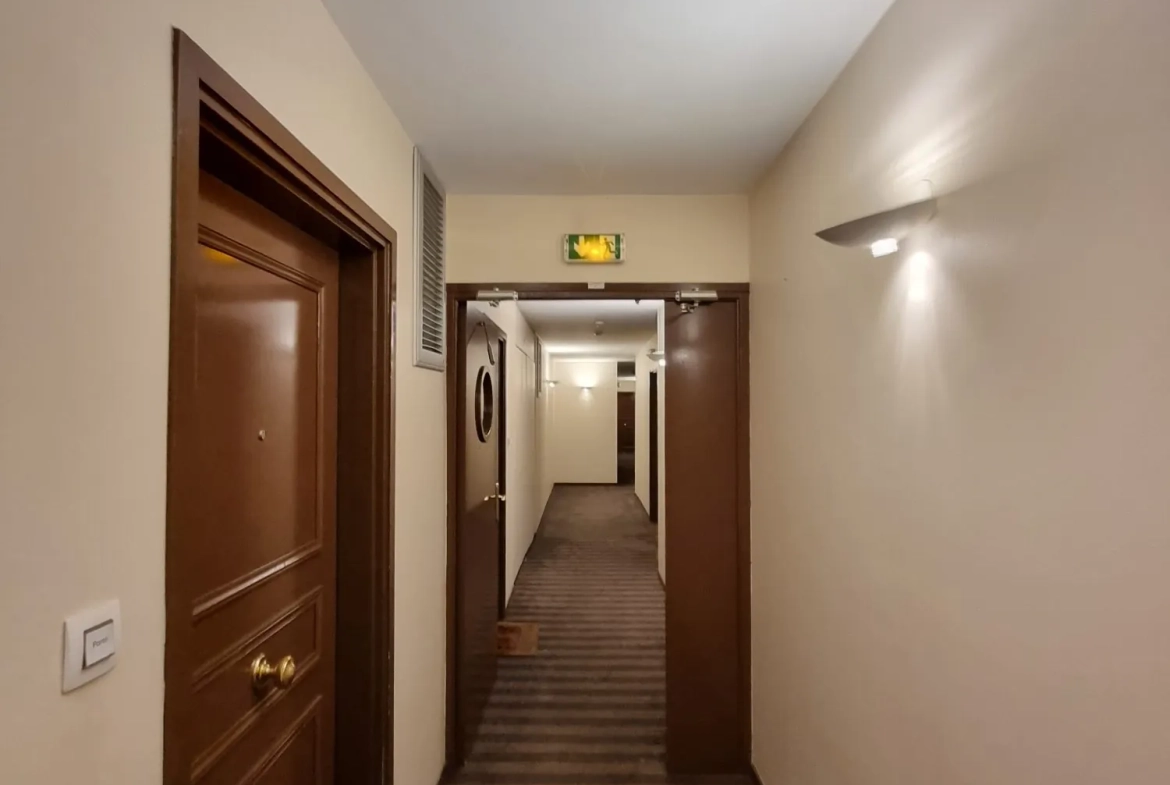 À vendre grand studio de 35 m² avec balcon à Trappes, proche de l'étang 