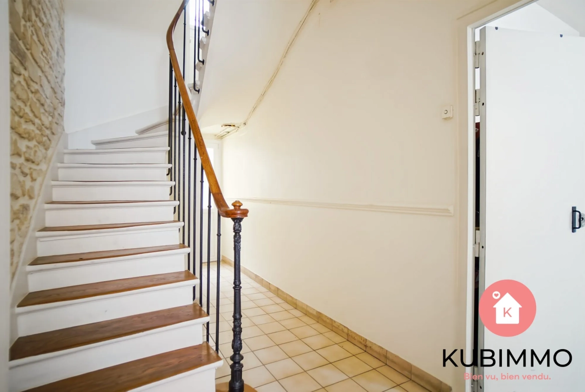 Appartement T2 à rénover au RDC dans le 18ème arrondissement de Paris 