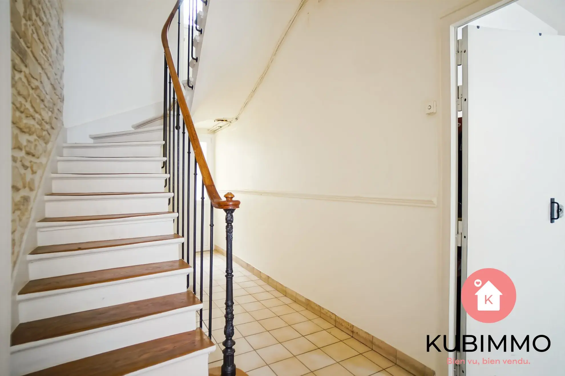 Appartement T2 à rénover au RDC dans le 18ème arrondissement de Paris 