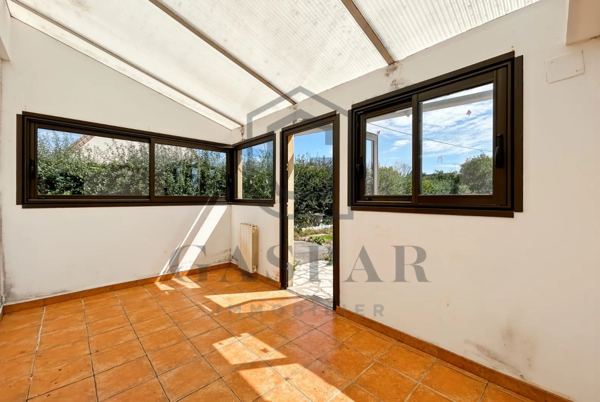 Maison à rénover avec grand jardin de 3 846 m² à Conches-en-Ouche 