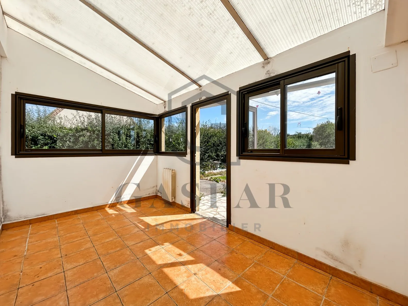 Maison à rénover avec grand jardin de 3 846 m² à Conches-en-Ouche 