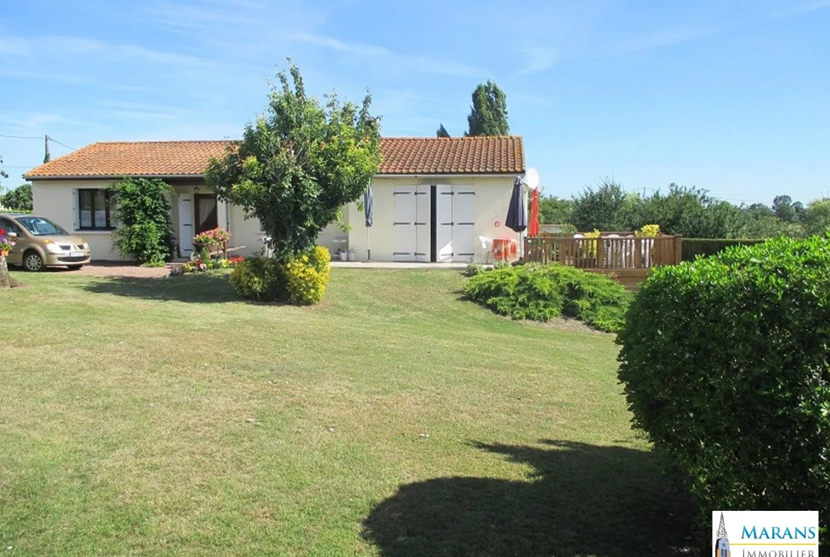 Maison 1 côté Ouest Vente d’un ensemble immobilier de deux maisons avec piscine à Sableau 