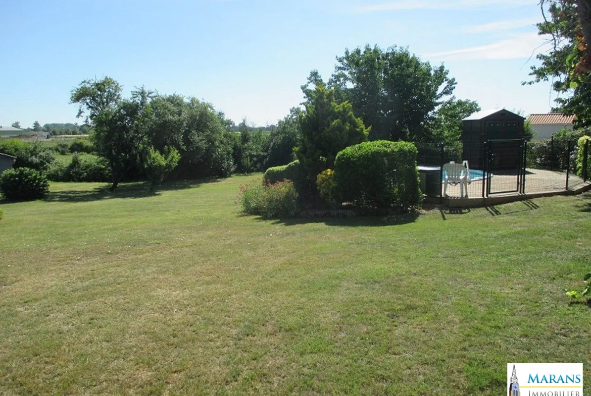 Terrain divisible constructible Vente d’un ensemble immobilier de deux maisons avec piscine à Sableau 