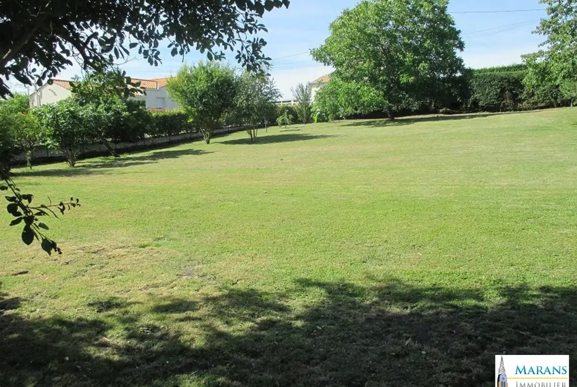 Terrain constructible divisible Vente d’un ensemble immobilier de deux maisons avec piscine à Sableau 