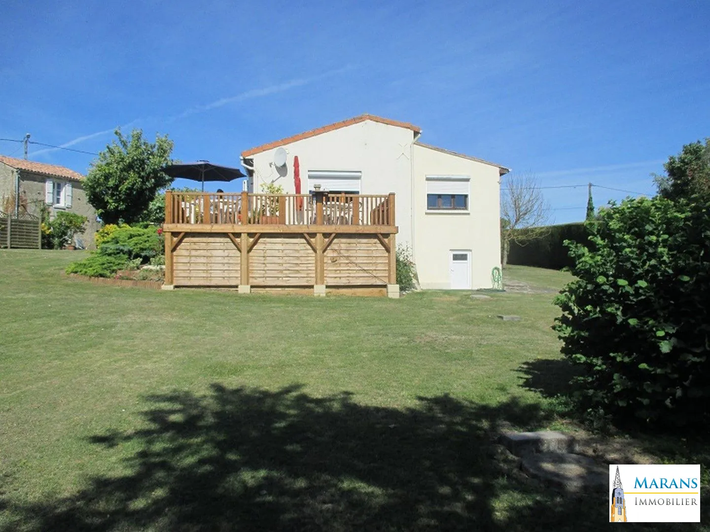 Maison 1 côté Sud Vente d’un ensemble immobilier de deux maisons avec piscine à Sableau 