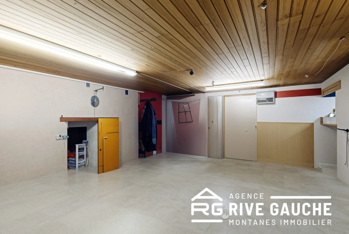Maison à vendre à Roussillon - Charme d’époque avec travaux à prévoir 
