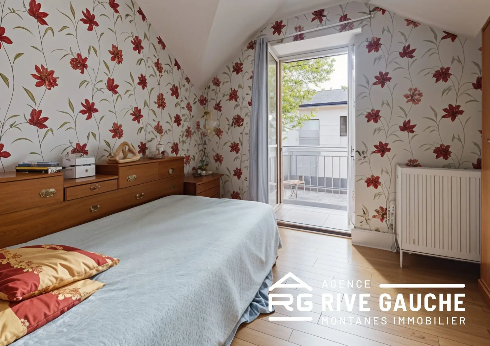 Maison à vendre à Roussillon - Charme d’époque avec travaux à prévoir 