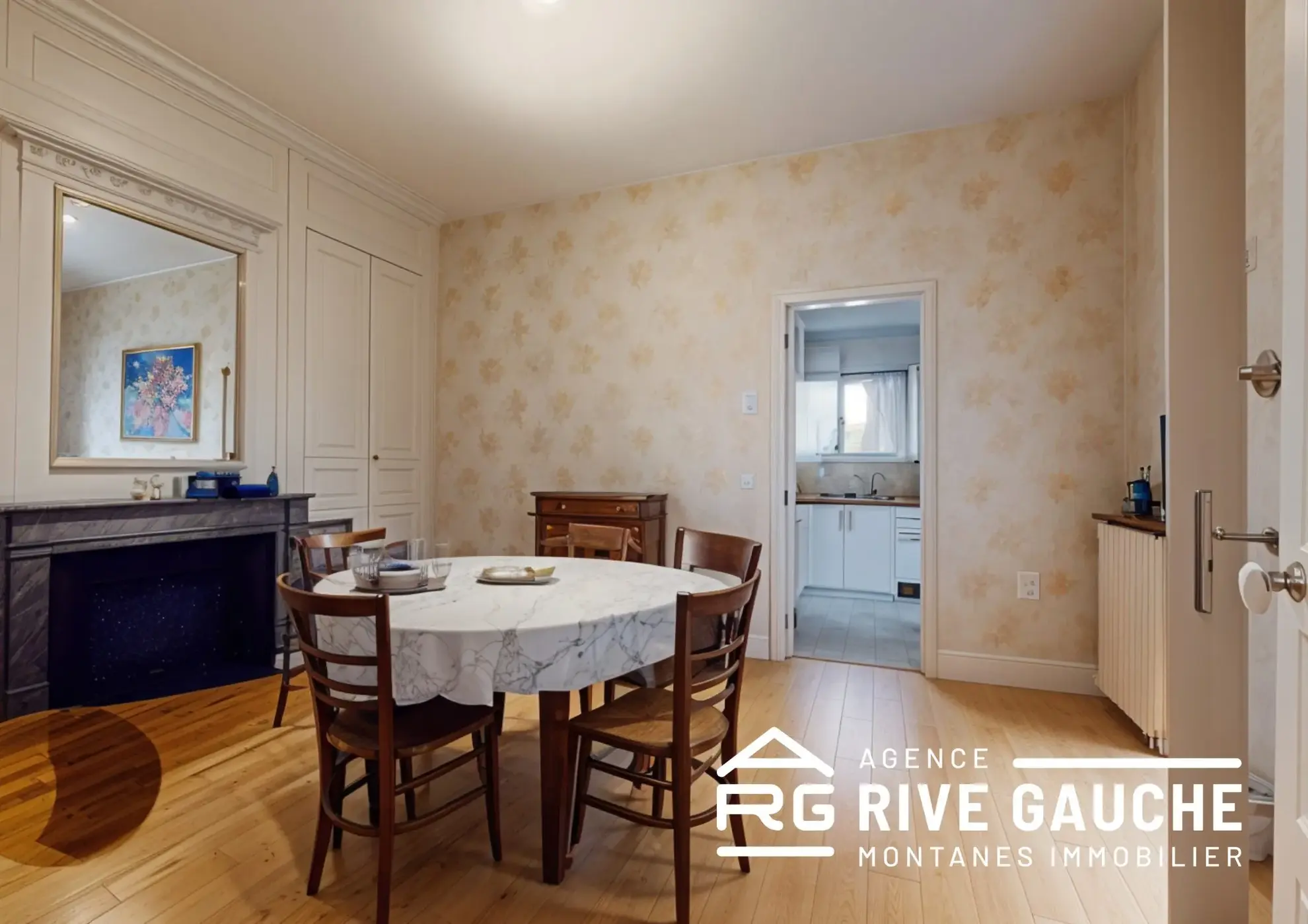 Maison à vendre à Roussillon - Charme d’époque avec travaux à prévoir 