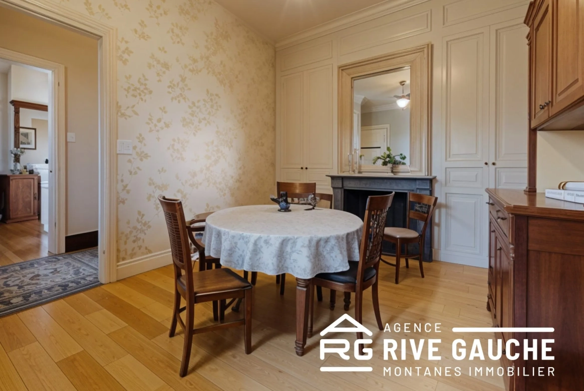 Maison à vendre à Roussillon - Charme d’époque avec travaux à prévoir 