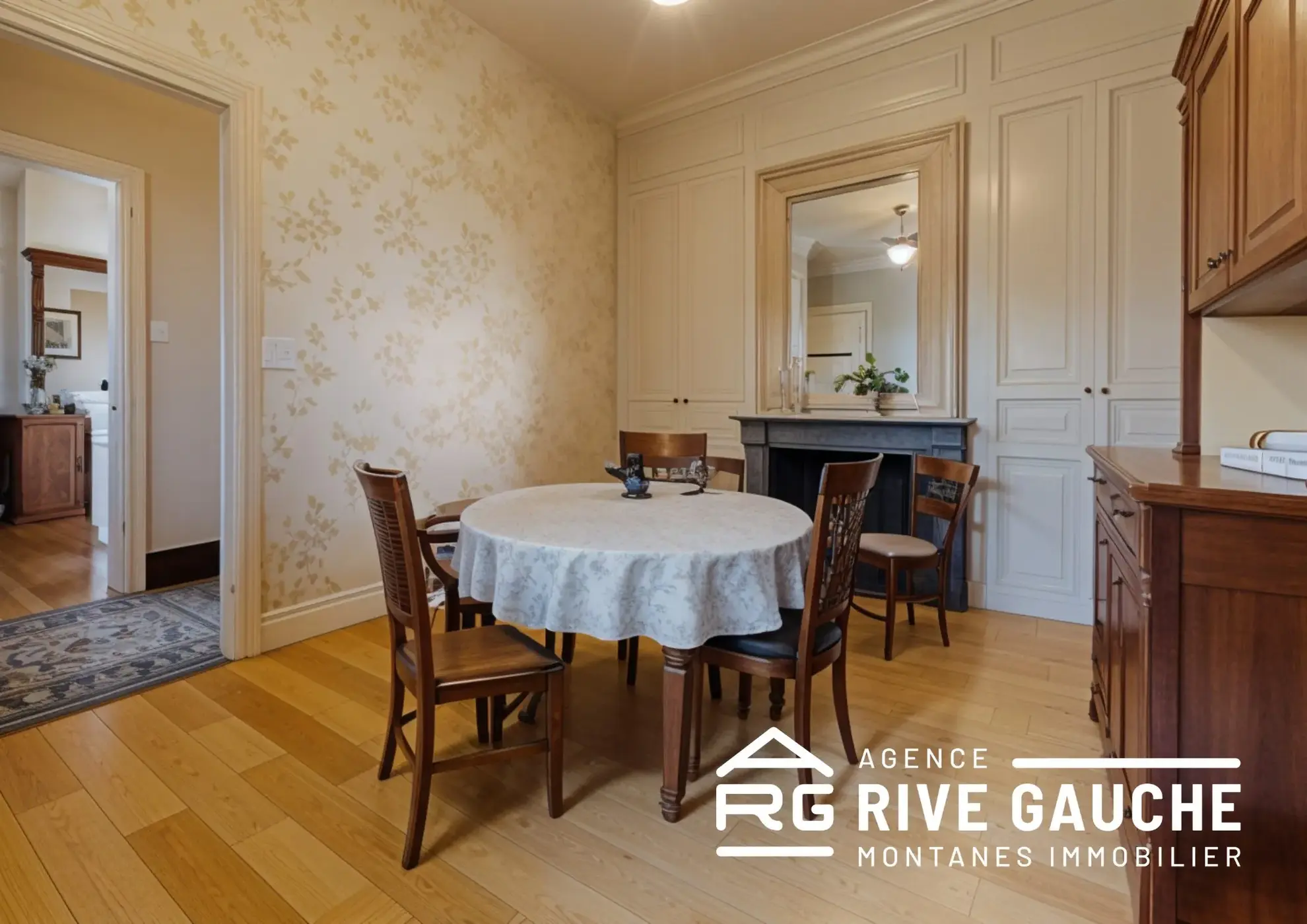 Maison à vendre à Roussillon - Charme d’époque avec travaux à prévoir 