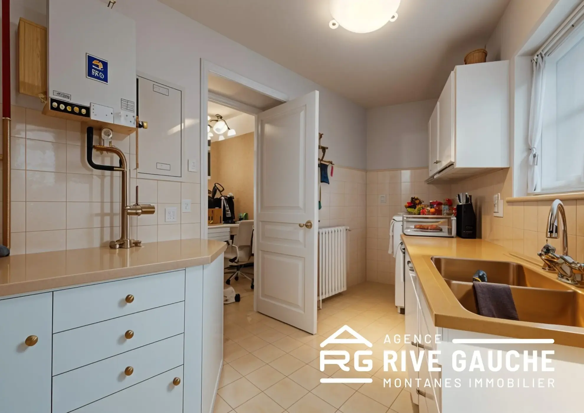 Maison à vendre à Roussillon - Charme d’époque avec travaux à prévoir 