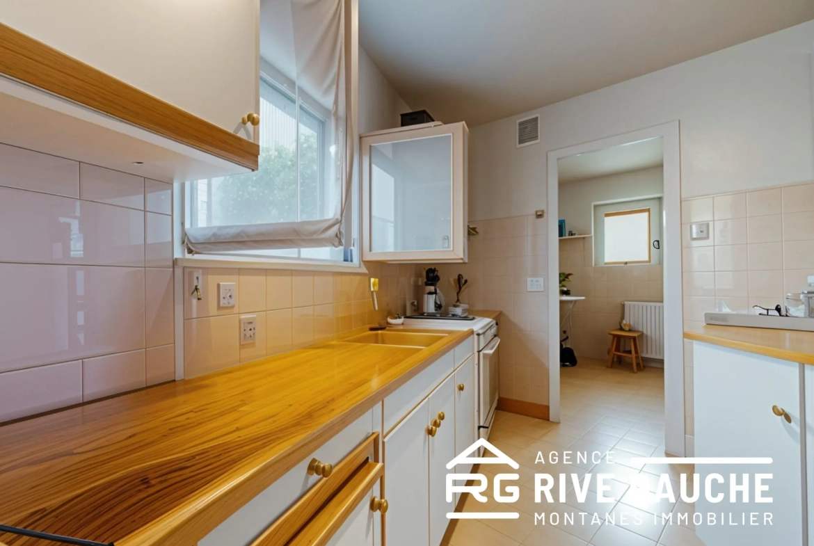 Maison à vendre à Roussillon - Charme d’époque avec travaux à prévoir 