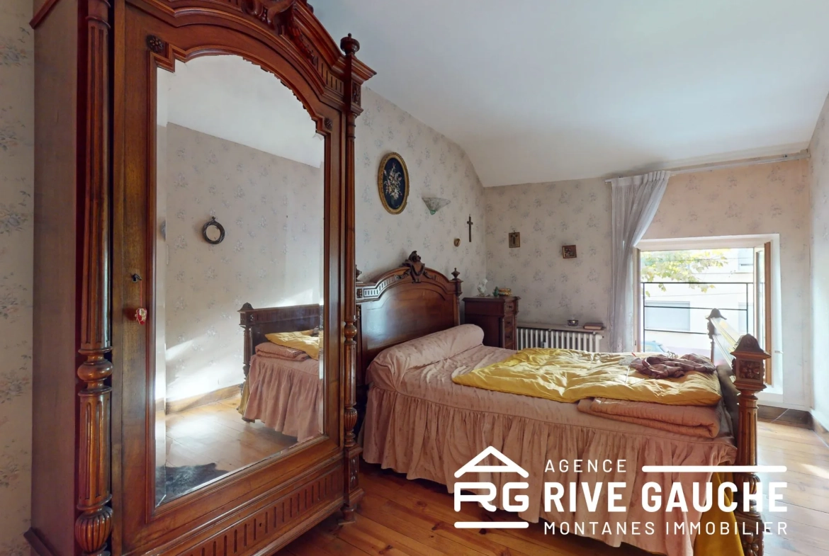 Maison à vendre à Roussillon - Charme d’époque avec travaux à prévoir 