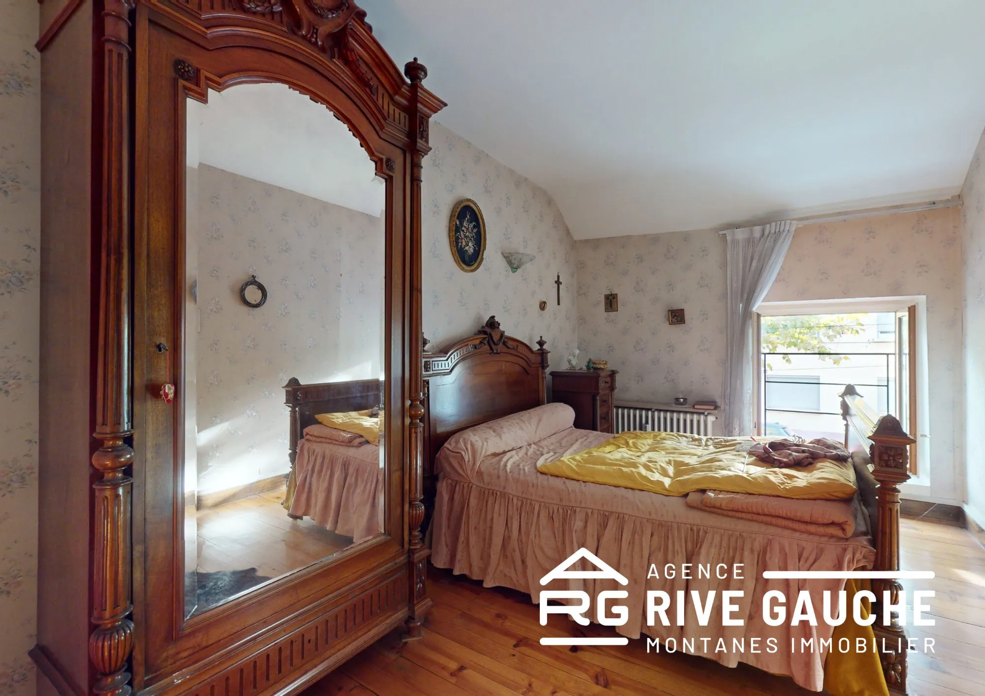 Maison à vendre à Roussillon - Charme d’époque avec travaux à prévoir 