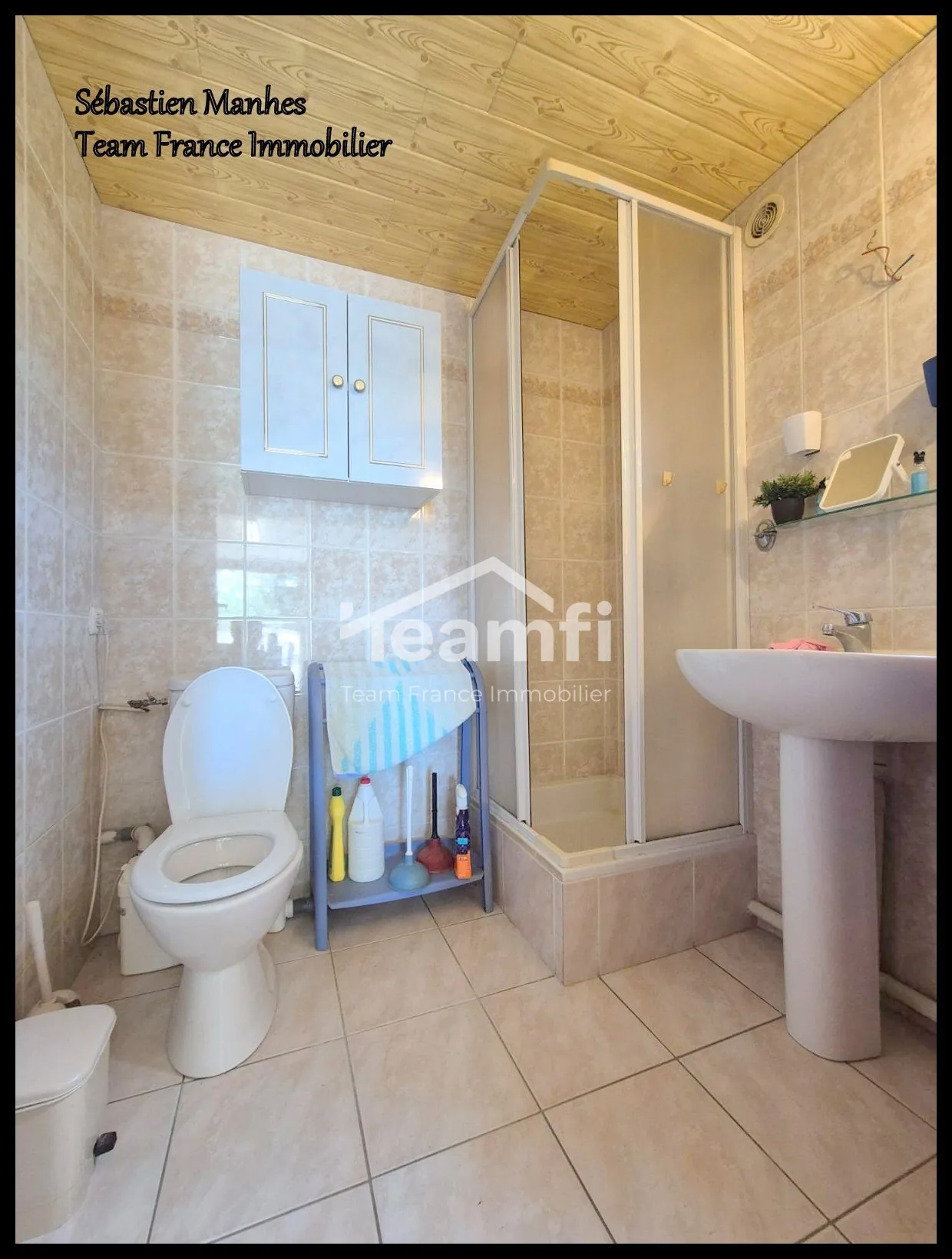 Maison avec jardin et garage aménagé à Thiers, vue dégagée 