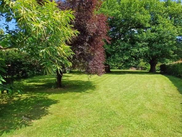 Terrain constructible arboré à Fégréac de 942 m² - Opportunité à saisir