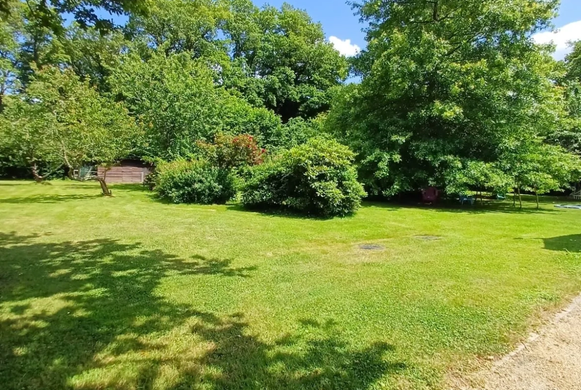 Terrain constructible arboré à Fégréac de 942 m² - Opportunité à saisir 