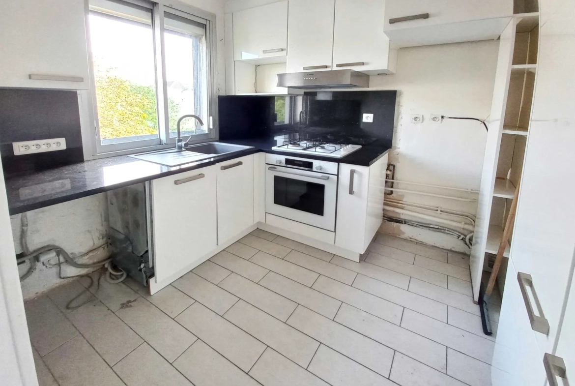 Appartement 4 pièces lumineux à Créteil, proximité métro et commerces 