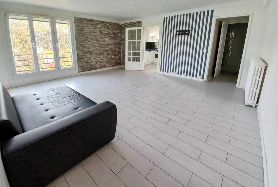 Appartement 4 pièces lumineux à Créteil, proximité métro et commerces 