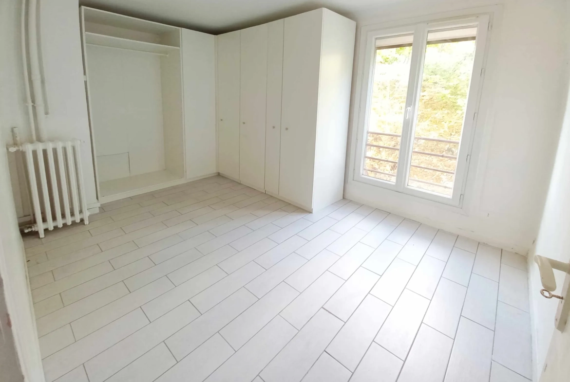 Appartement 4 pièces lumineux à Créteil, proximité métro et commerces 