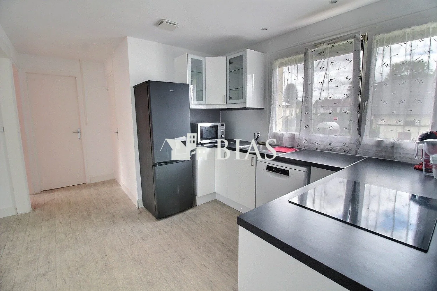 Maison de plain-pied à Saint-Ouen-de-Thouberville avec grand terrain en vente 