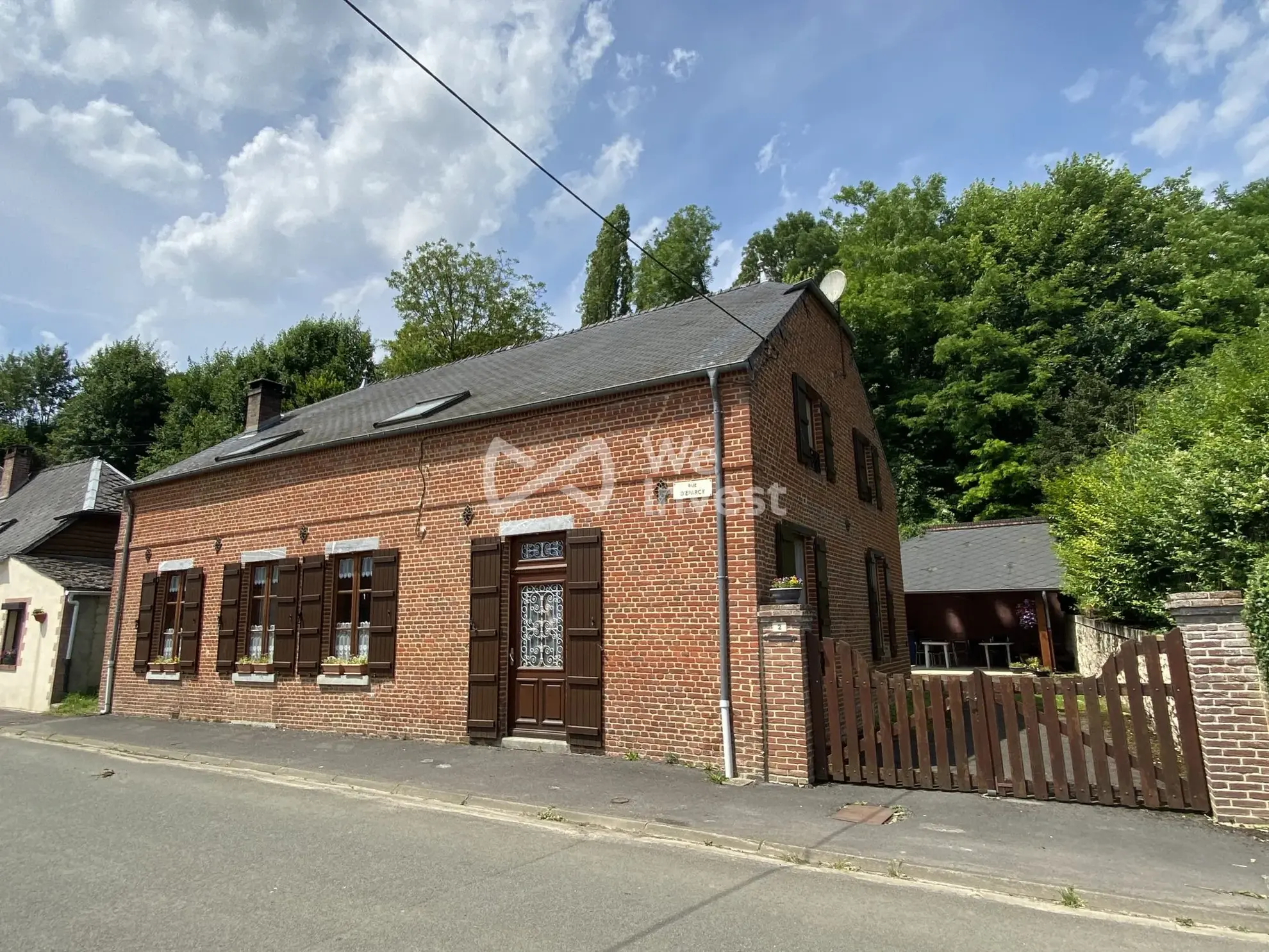Maison à vendre à Bucilly de 280m² avec 5 chambres et grenier aménageable 
