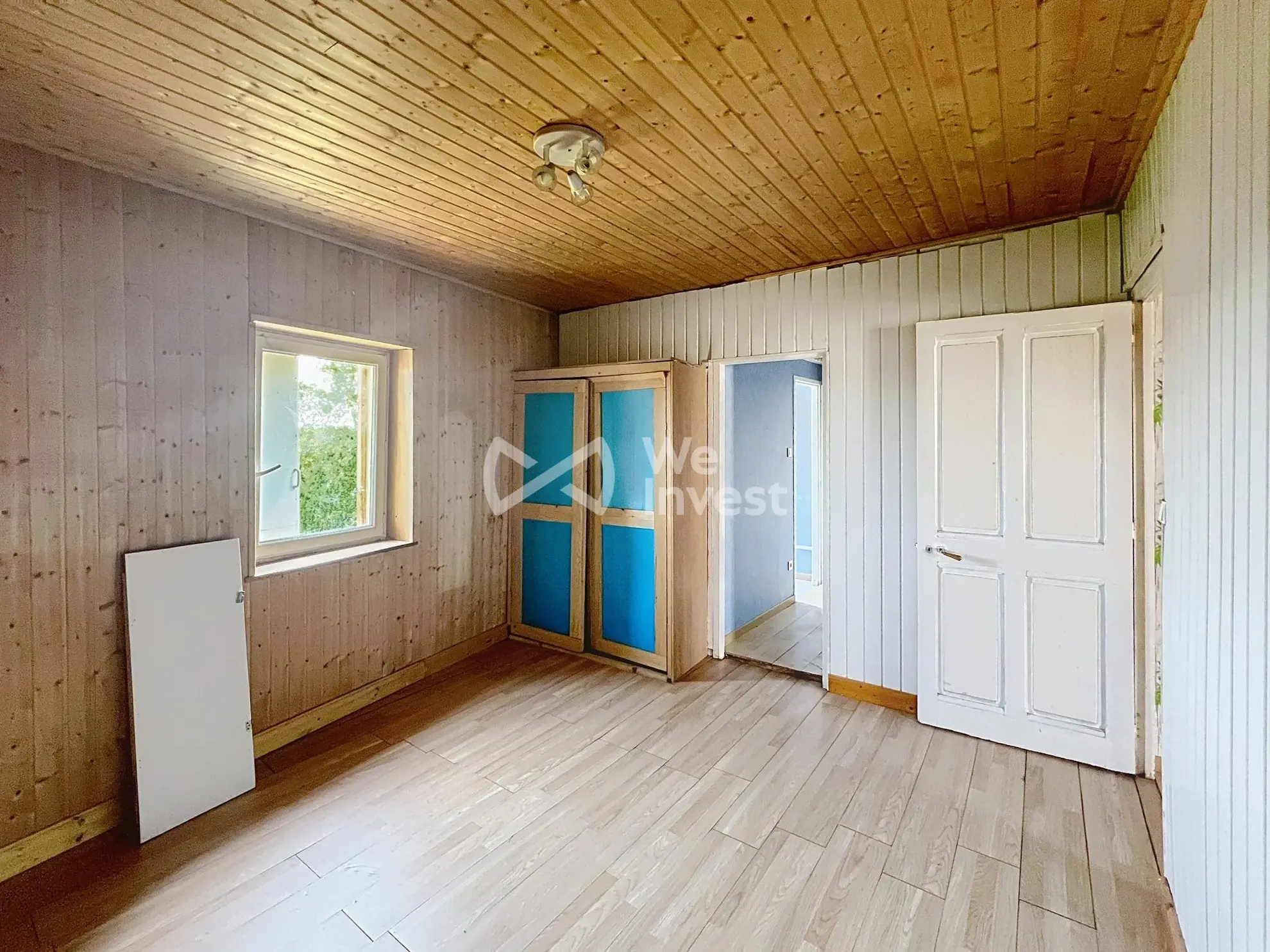 Salon / salle à manger Maison à vendre à Saint-Savin avec grand potentiel de rénovation 