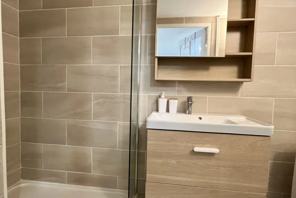 Charmant appartement T2 rénové à Meulan en Yvelines, proche gare, idéal premier achat ou investissement 
