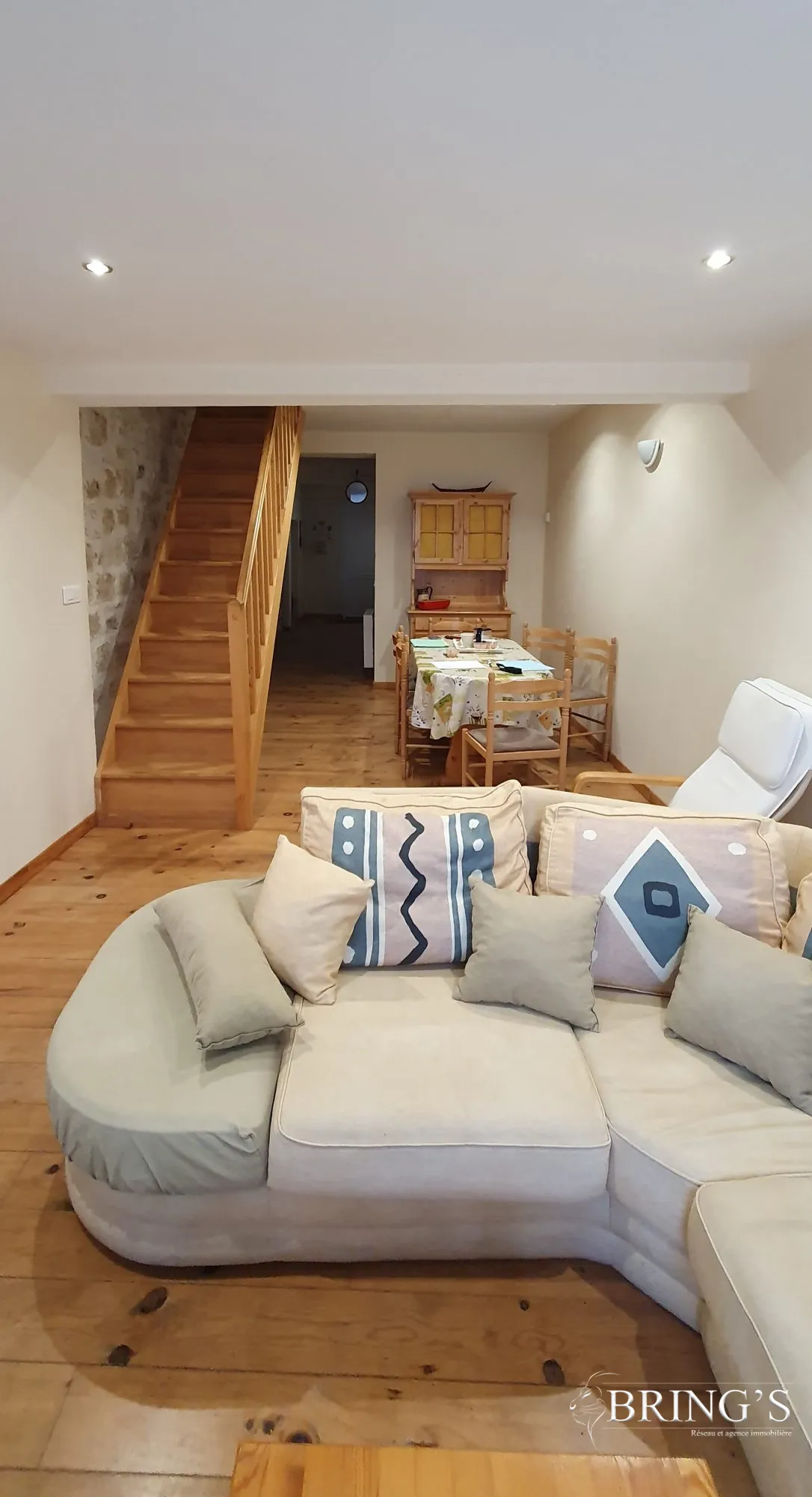 Maison de village rénovée de 80 m² avec cour et terrasse à Moissac 