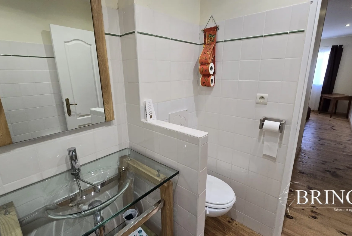 Maison de village rénovée de 80 m² avec cour et terrasse à Moissac 