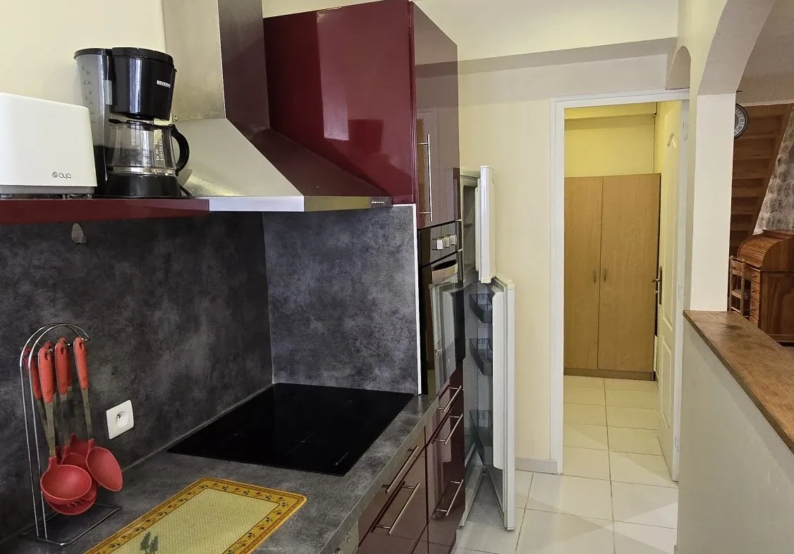 Maison de village rénovée de 80 m² avec cour et terrasse à Moissac 