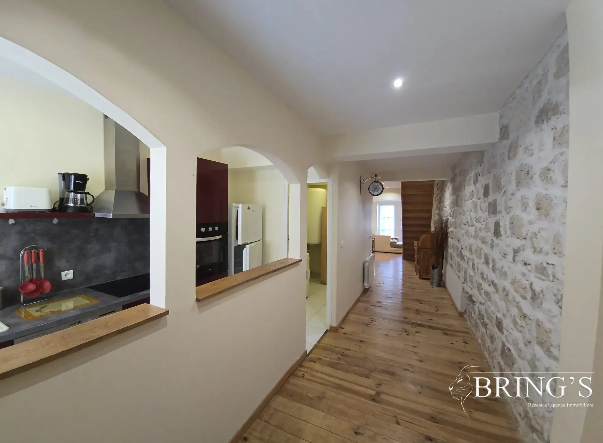 Maison de village rénovée de 80 m² avec cour et terrasse à Moissac 
