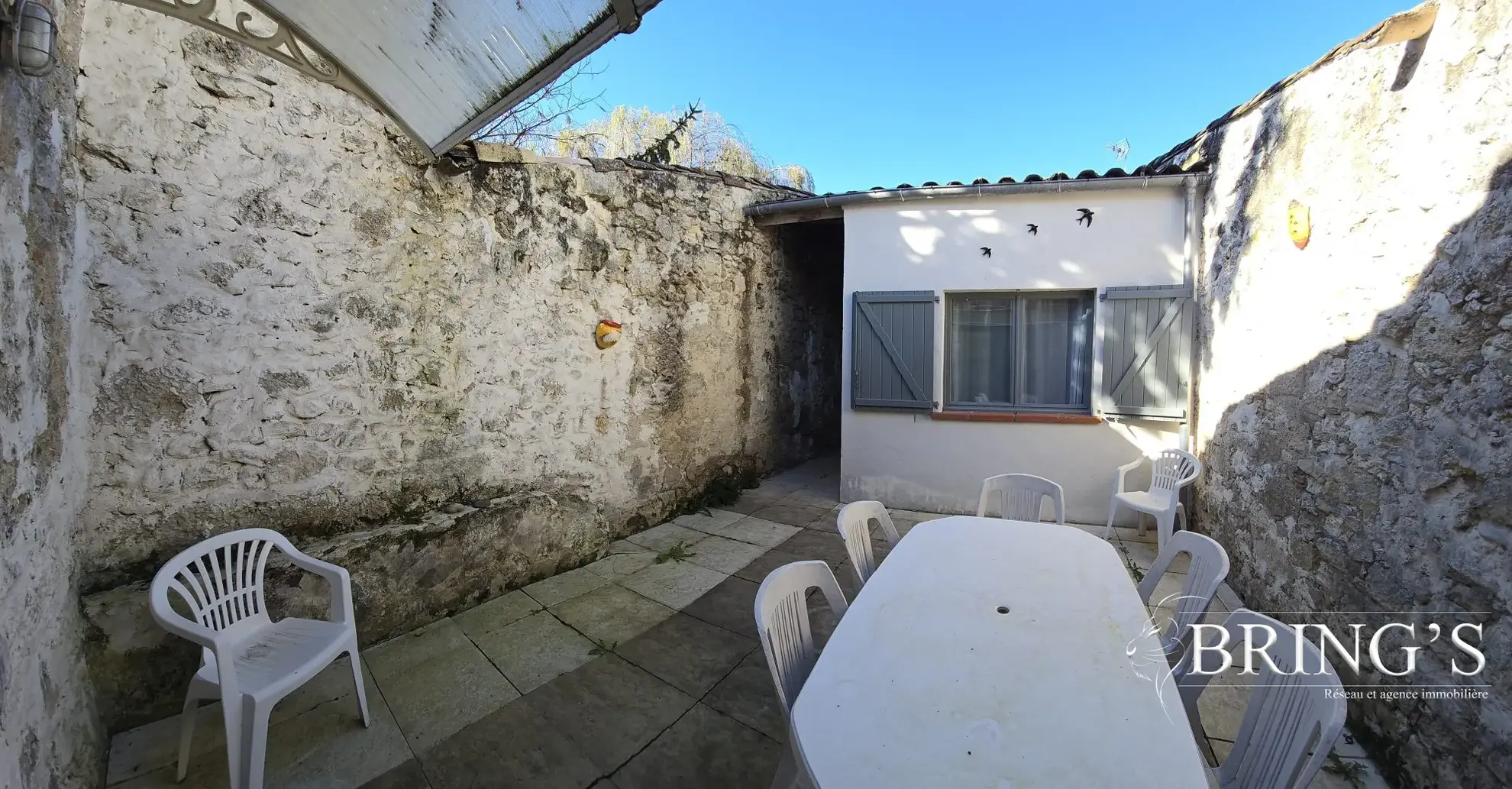 Maison de village rénovée de 80 m² avec cour et terrasse à Moissac 