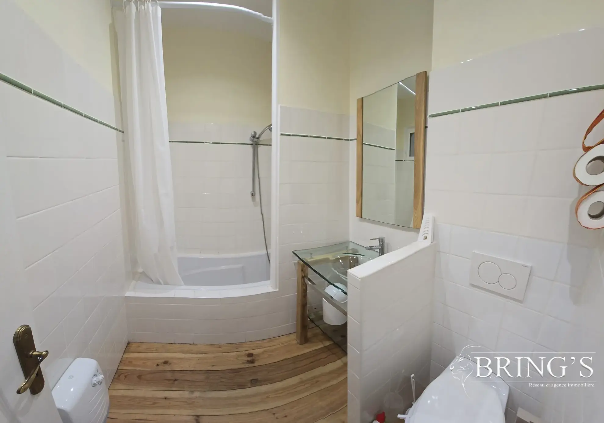 Maison de village rénovée de 80 m² avec cour et terrasse à Moissac 