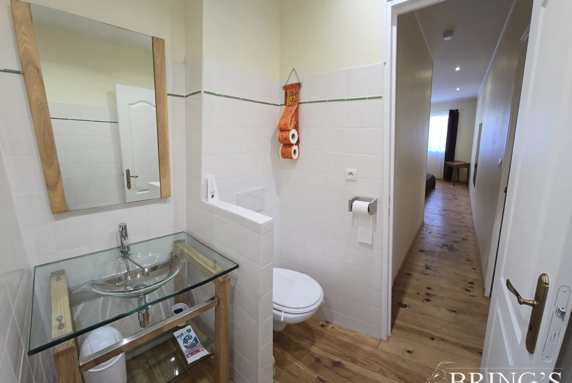 Maison de village rénovée de 80 m² avec cour et terrasse à Moissac 