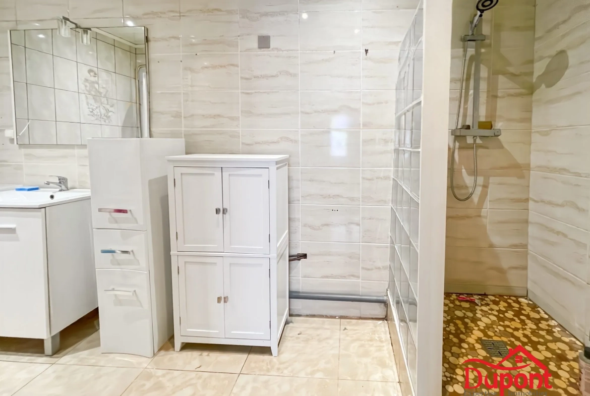Maison de 240m² avec 4 chambres, garage et jardin à Remicourt, Saint Quentin 