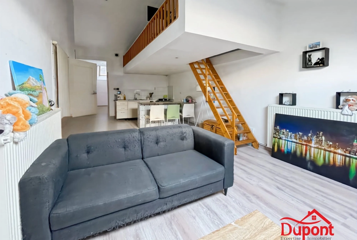 Maison de 240m² avec 4 chambres, garage et jardin à Remicourt, Saint Quentin 
