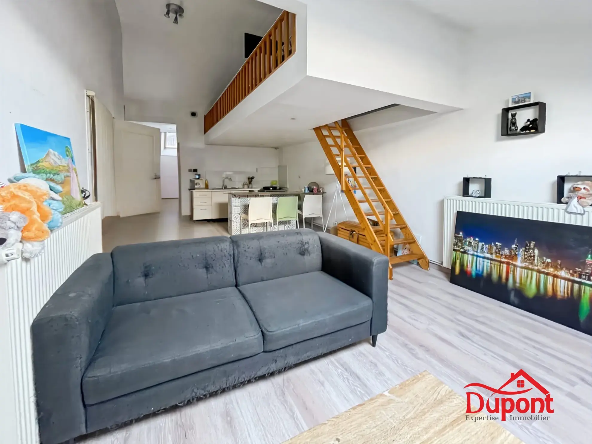Maison de 240m² avec 4 chambres, garage et jardin à Remicourt, Saint Quentin 