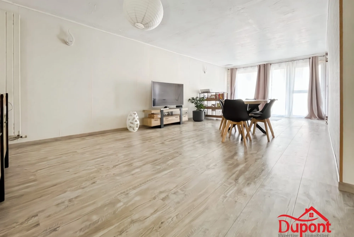 Maison de 240m² avec 4 chambres, garage et jardin à Remicourt, Saint Quentin 