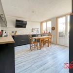 Maison de 240m² avec 4 chambres, garage et jardin à Remicourt, Saint Quentin