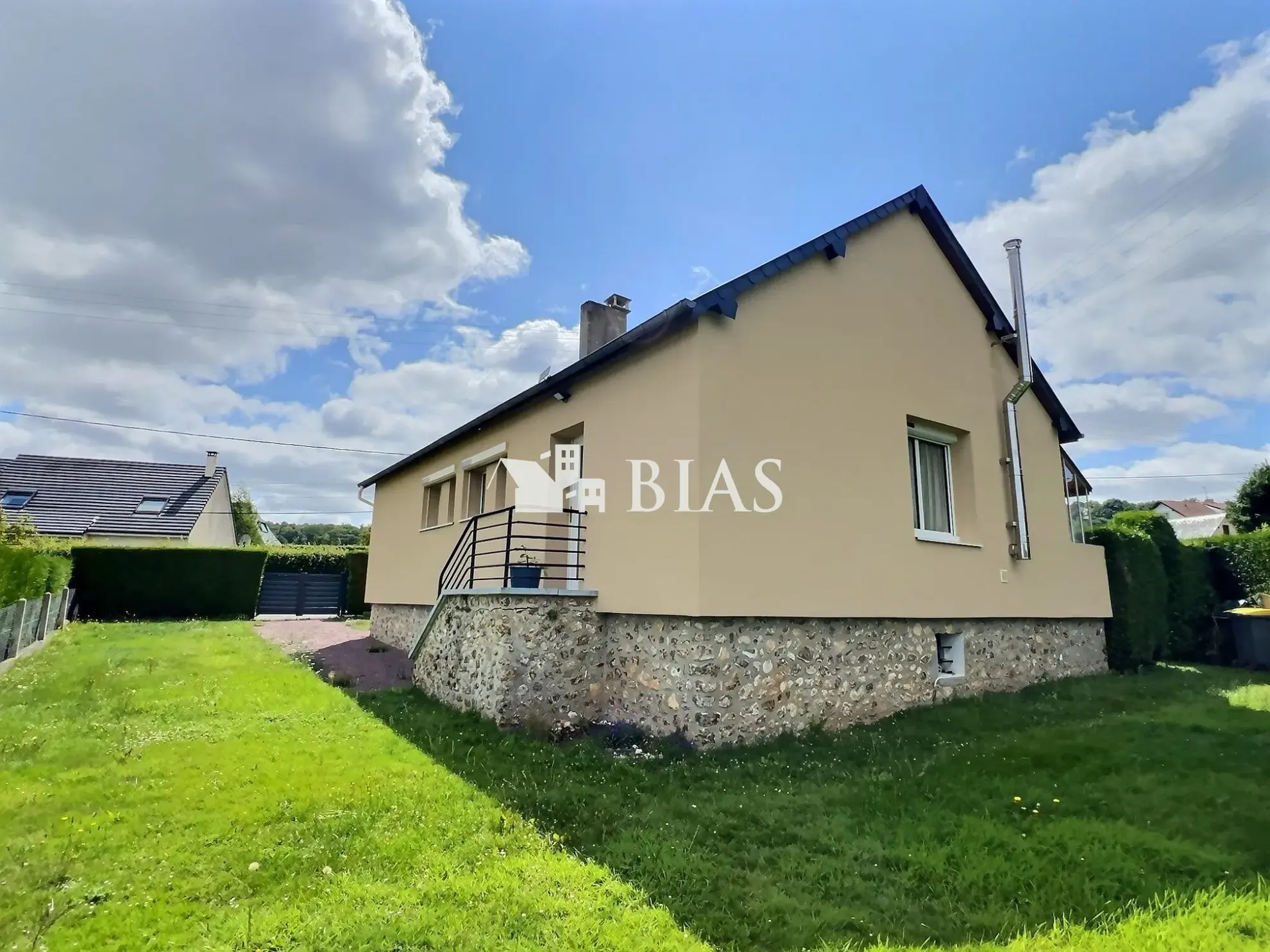 Belle maison familiale 3 chambres avec jardin proche Bernay 
